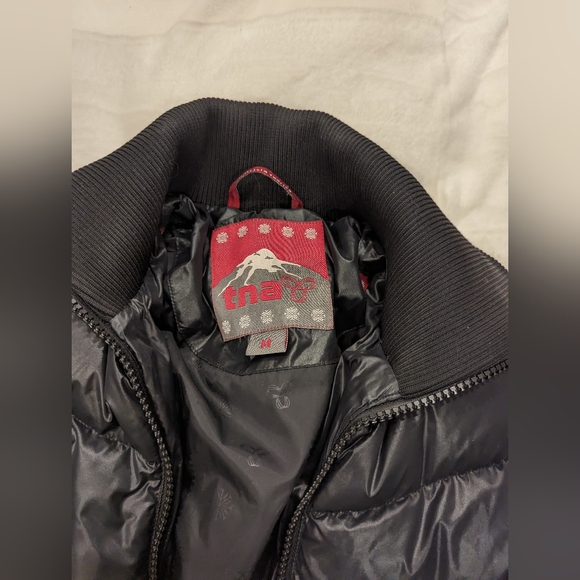 Vintage TNA Puffer Jacket - Picture 2 of 8
